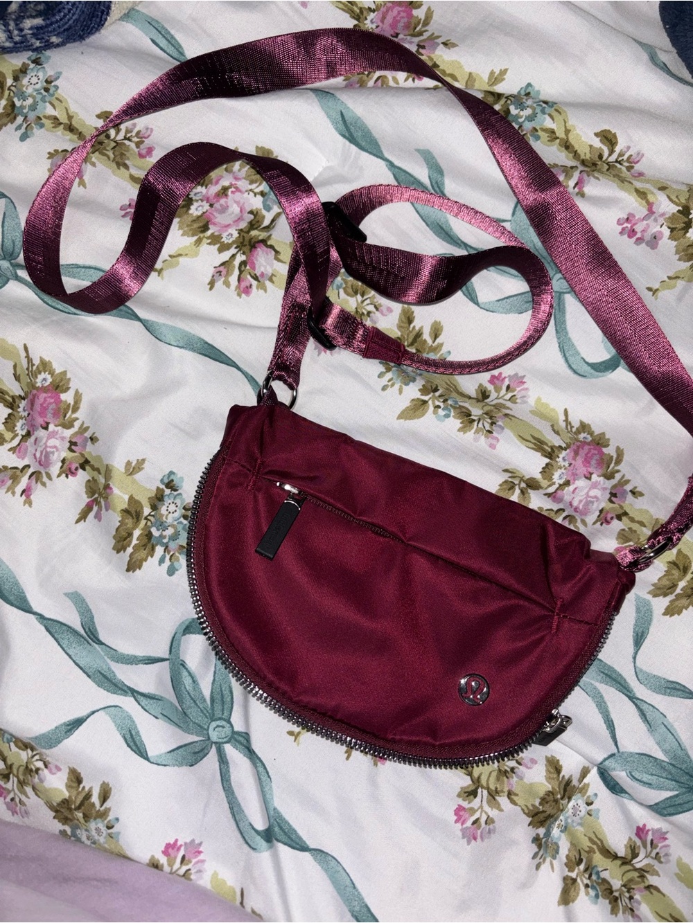lululemon athletica -  mini all night festival Crossbody Bag: burgundy